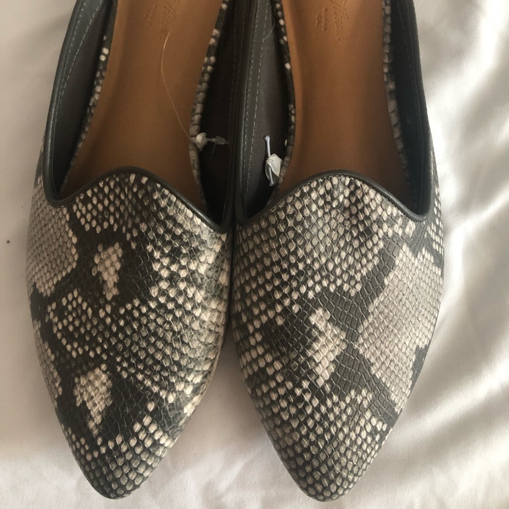 Universal Thread Snakeskin Mules